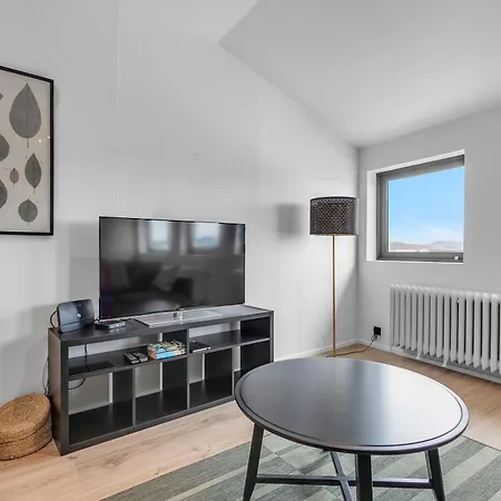 Modern 1br Flat In